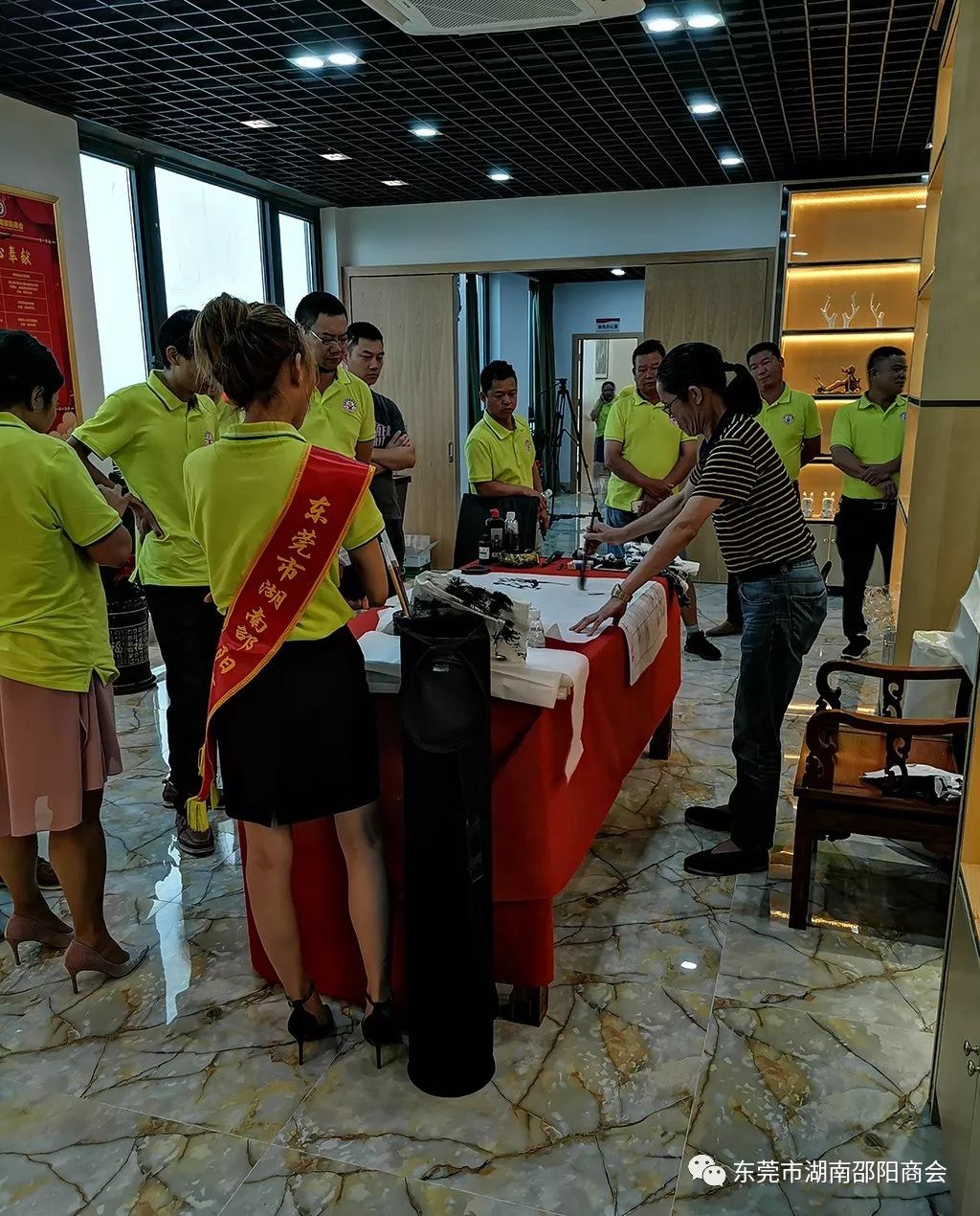 热烈欢迎蔡典维市长及各位同仁前来参加邵阳商会乔迁之喜(图3)